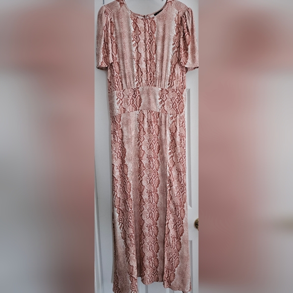 AFRM Jamie Snakeskin Print Cut out Open Back Short Flutter Sleeve Midi Dress - Picture 5 of 9